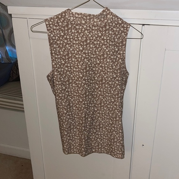 Willow + Root Tank - Picture 1 of 5